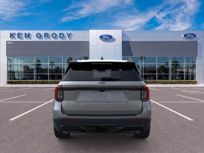 New 2026 Carbonized Gray Metallic Ford ST-Line image 6