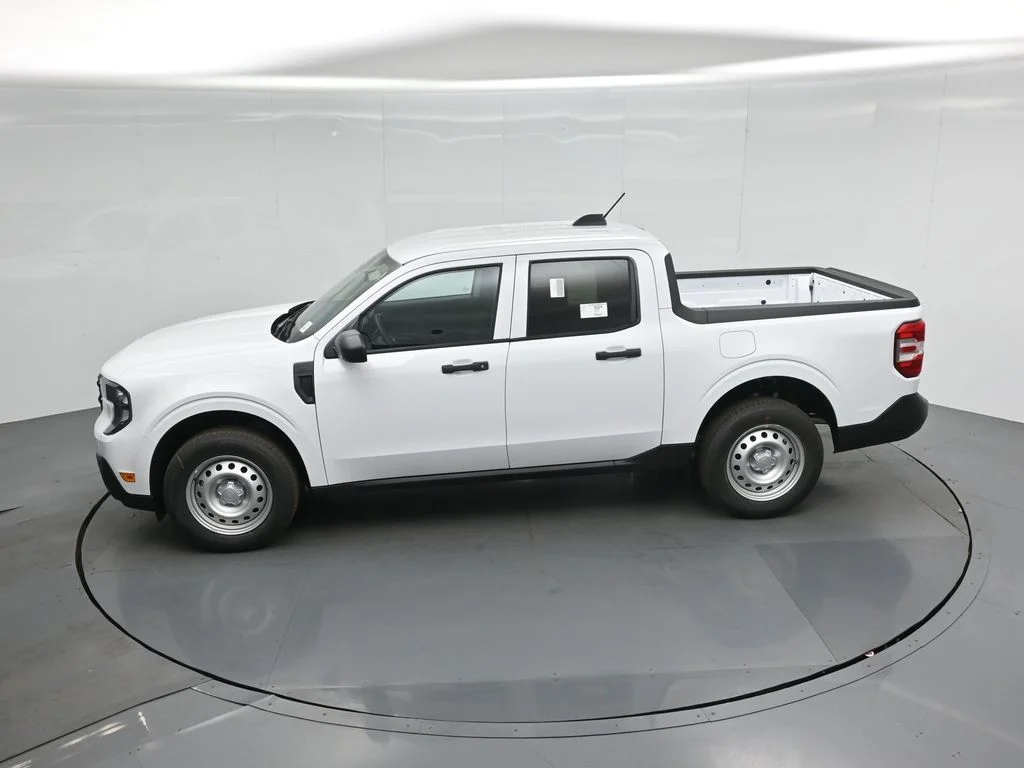 New 2026 Oxford White Ford XLT image 38