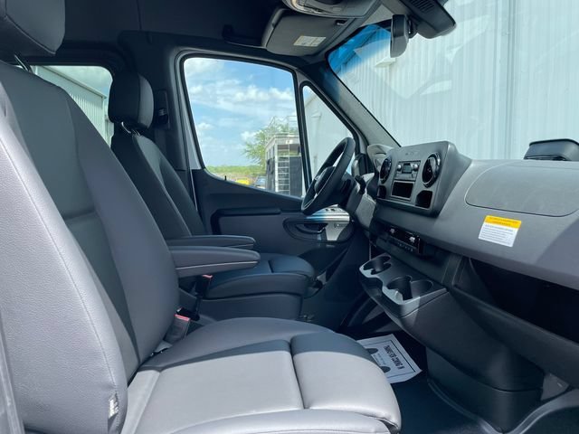 New 2026 Arctic White Mercedes-Benz Passenger 170 WB image 58