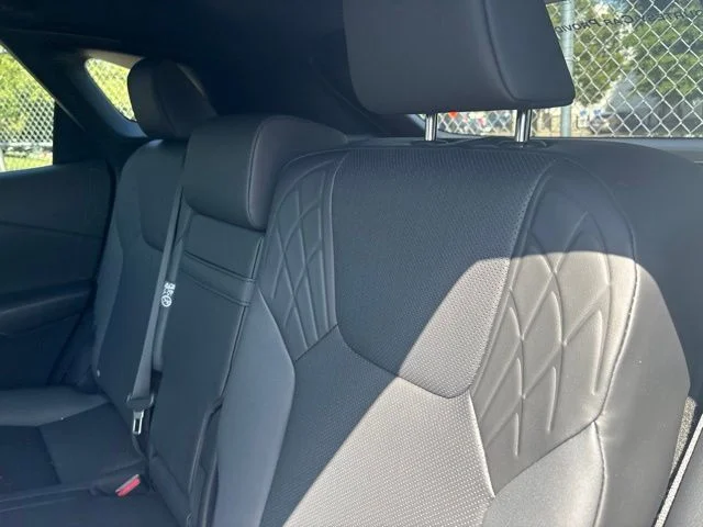 Used 2025 White Lexus 350 Premium image 4