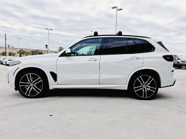 Used 2024 White BMW sDrive40i image 4