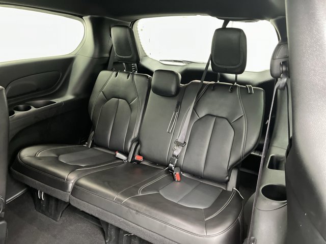 2025 Chrysler Pacifica Select - Photo 12