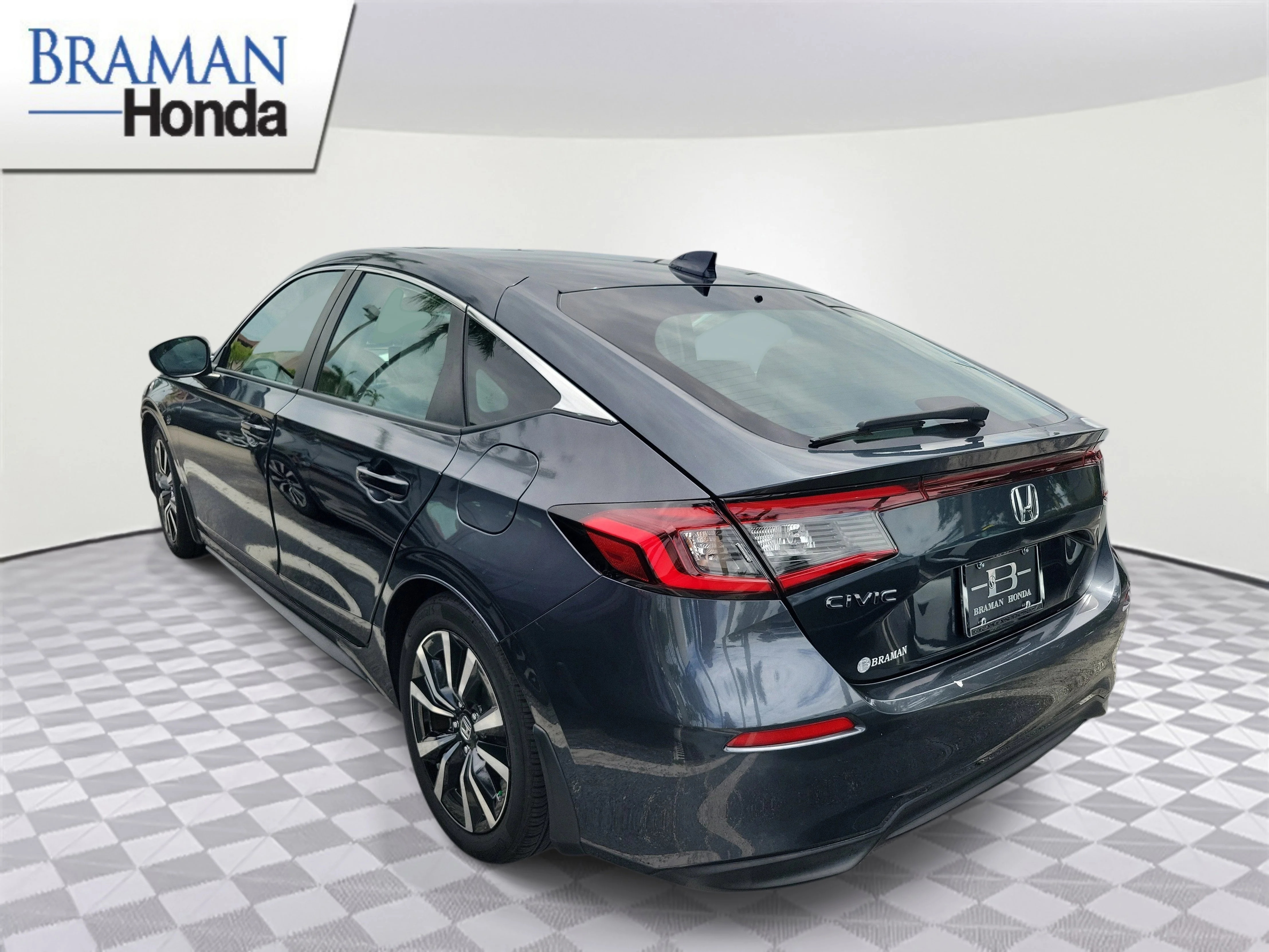 Used 2024 Meteorite Gray Metallic Honda 1.5T EX-L image 4