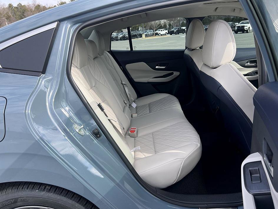 New 2026 Atlantic Gray Metallic Nissan SL image 27
