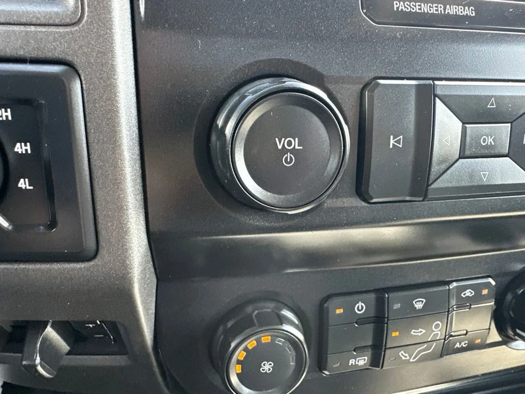 Used 2022 White Ford XL image 19