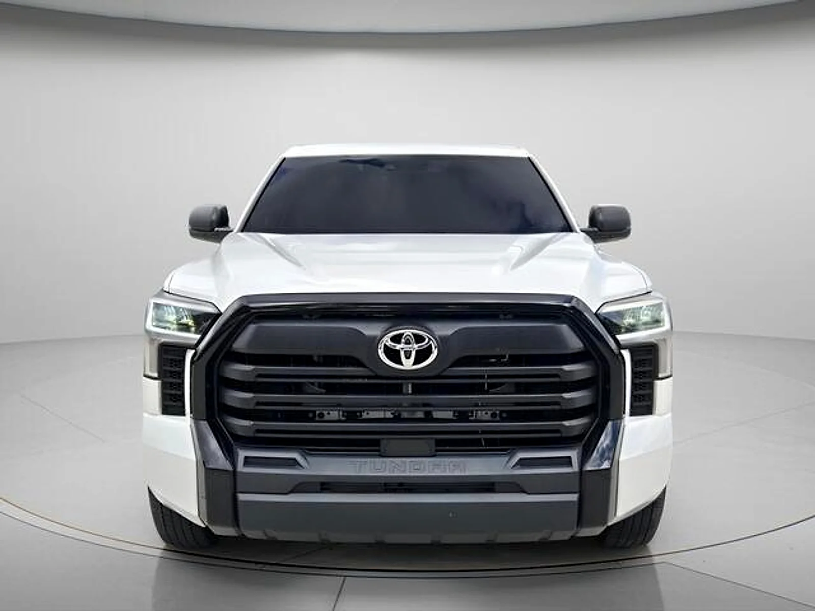 Used 2023  Toyota SR image 9