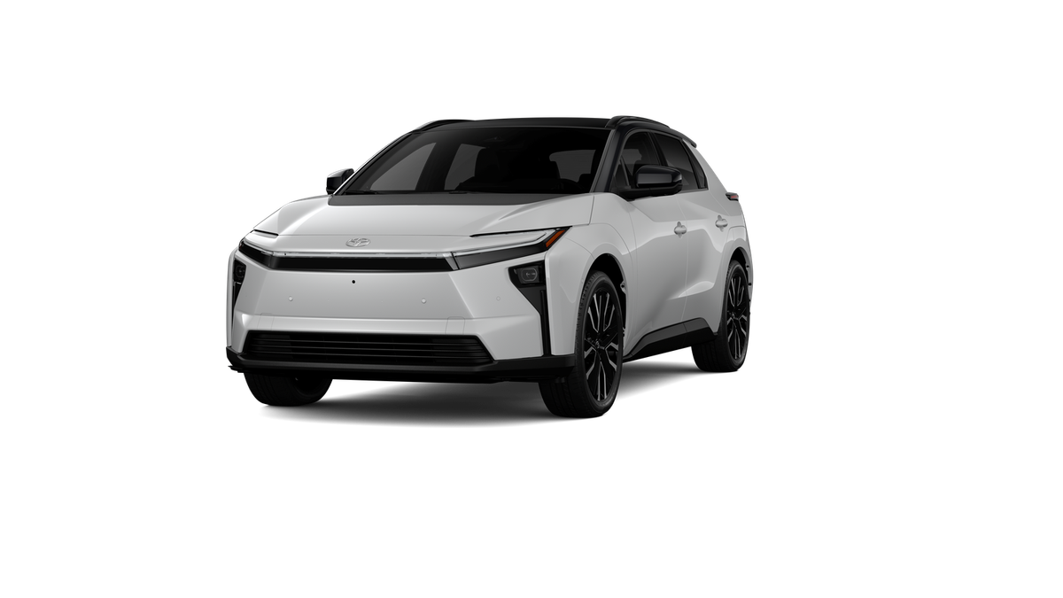 New 2027 Wind Chill Pearl with Midnight Black Metallic roof Toyota Limited image 18