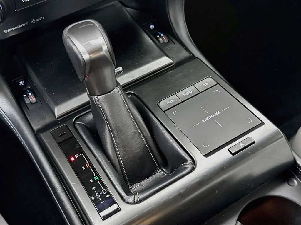 Used 2023 Green Lexus 460 image 20