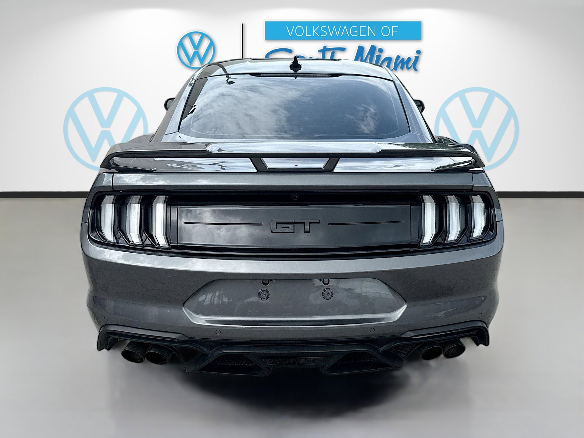 Used 2023 Gray Metallic Ford GT Premium image 6