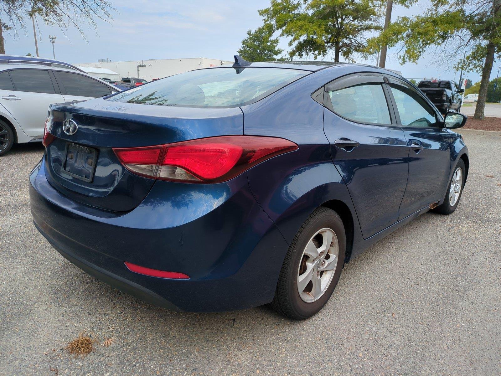 Used 2015 Lakeside Blue Hyundai SE image 3
