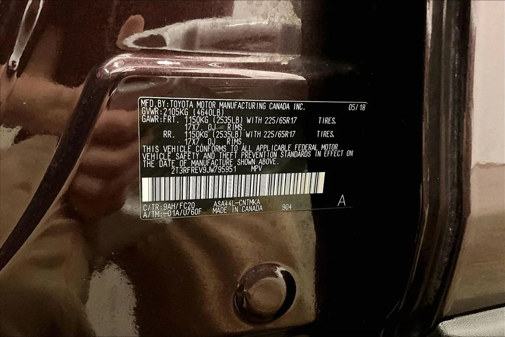 Used 2018 Black Toyota XLE image 19