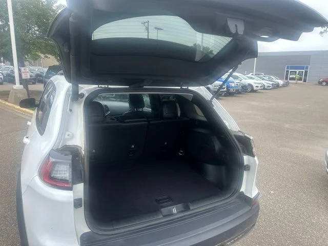 Used 2019 White Jeep Trailhawk image 12