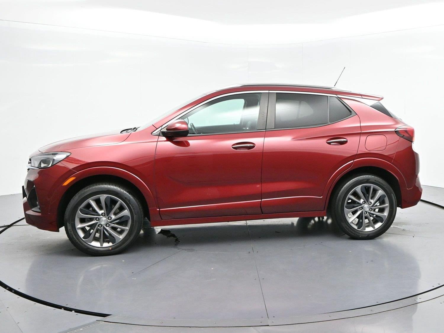 Used 2022 Cinnabar Metallic Buick Select image 4