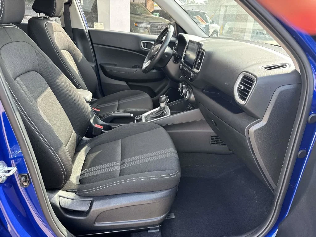 Used 2025 Blue Hyundai SEL image 29