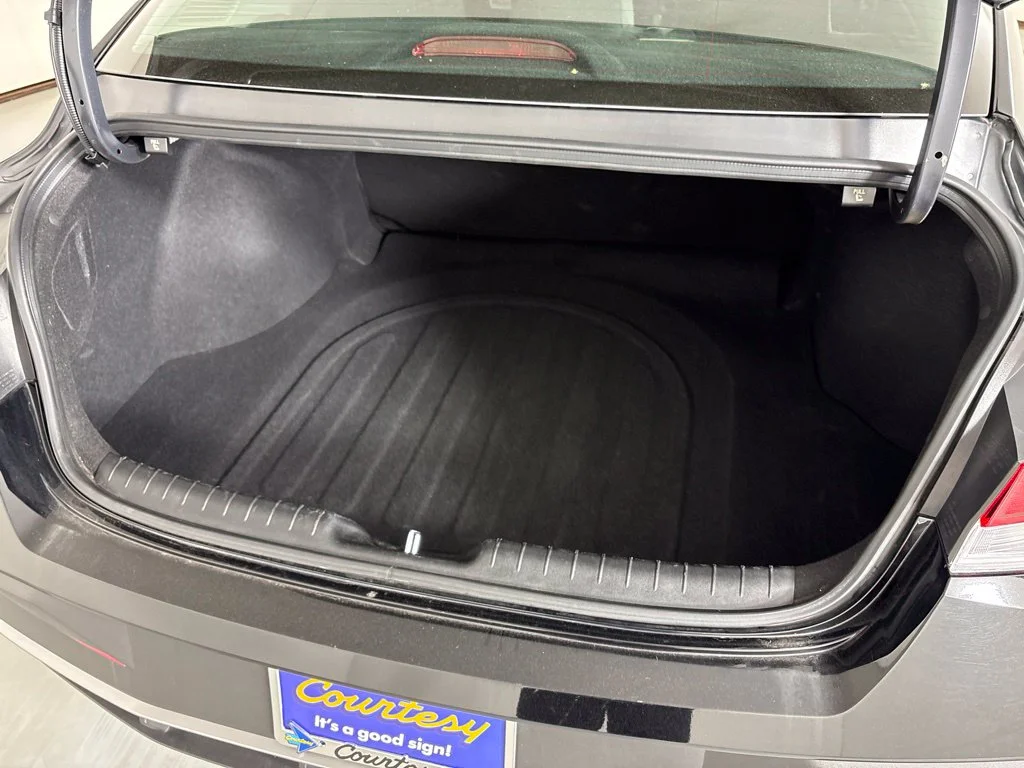 Used 2024 Black Hyundai SEL image 22