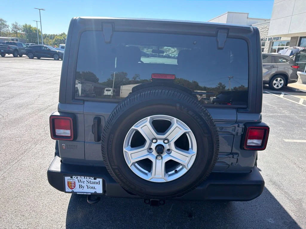 Used 2020 Gray Clearcoat Jeep Unlimited Sport S image 4