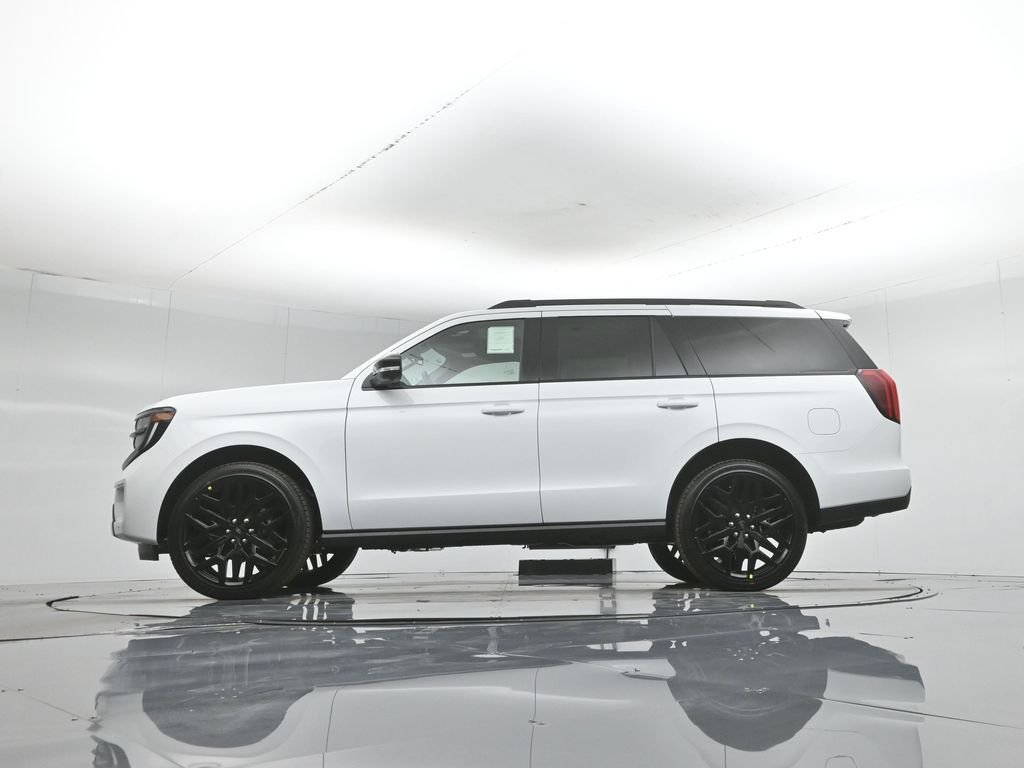 New 2026 Oxford White Ford Platinum image 7