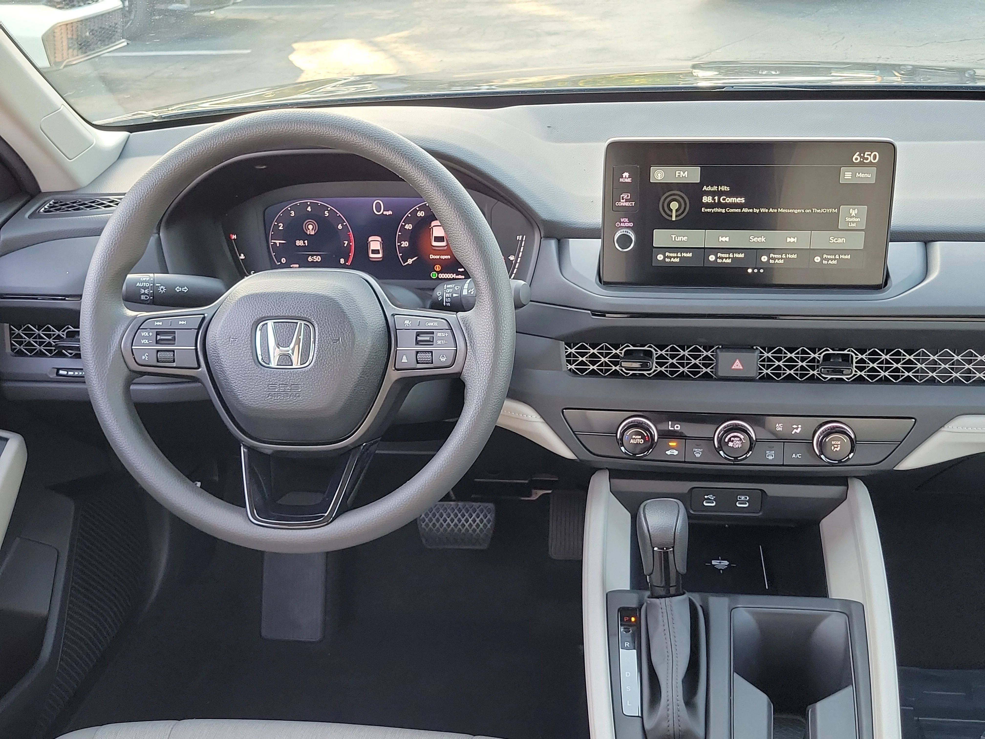 New 2026 Platinum White Pearl Honda LX image 9