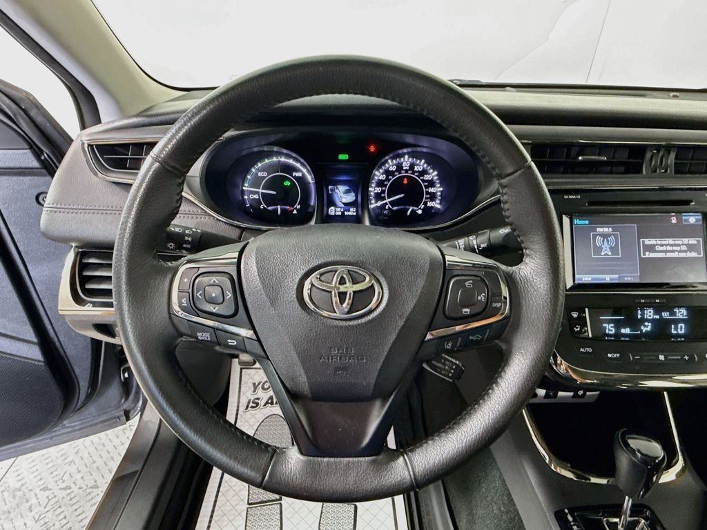 Used 2018 Magnetic Gray Metallic Toyota Hybrid XLE Premium image 11
