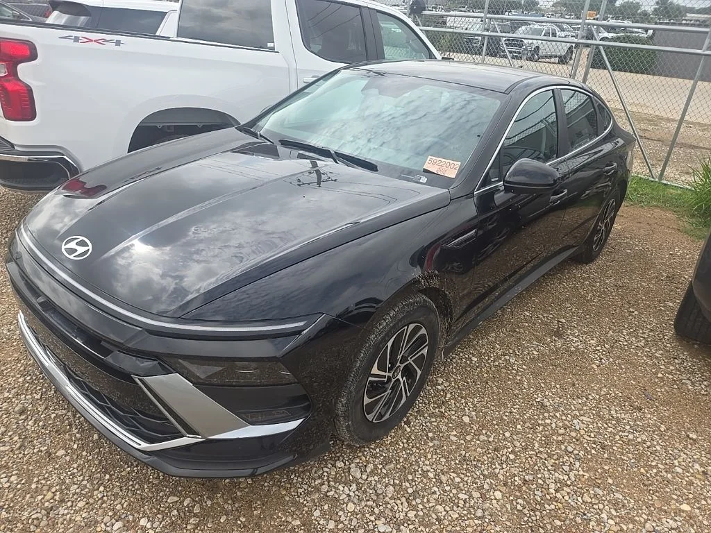 Used 2026 Black Hyundai Blue image 1