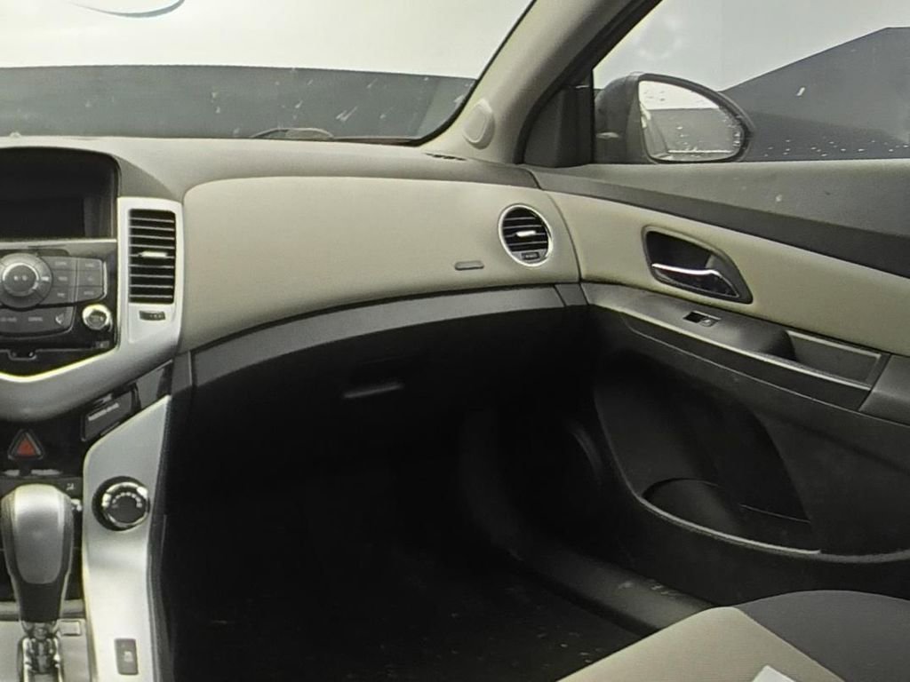 Used 2014 SUMMIT WHITE Chevrolet LS image 15