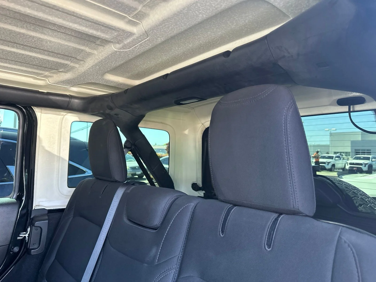 2020 Jeep Wrangler Unlimited Sahara - Photo 13