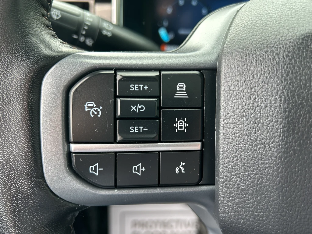 Certified Used 2024 Oxford White Ford LARIAT image 12