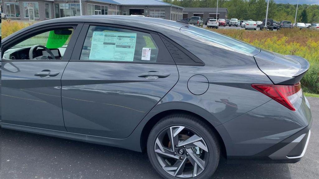 2025 Hyundai Elantra Blue - Photo 3