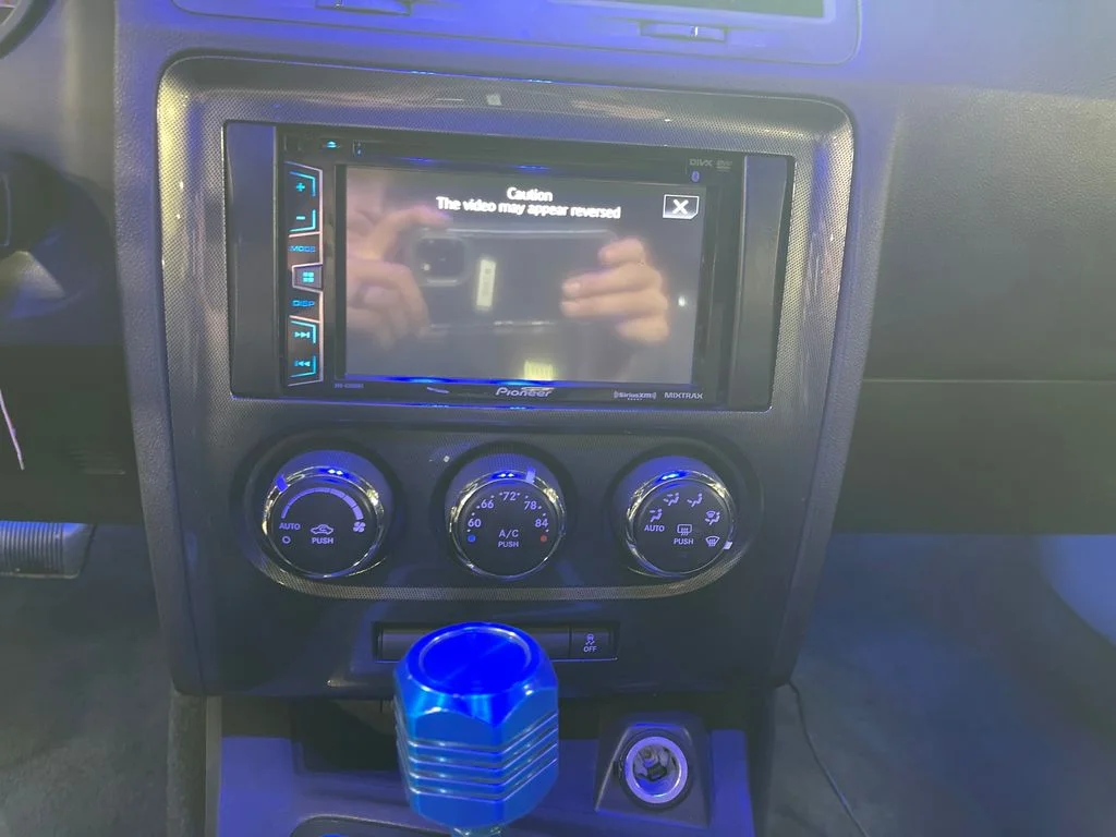 Used 2013 Black Dodge SXT image 19