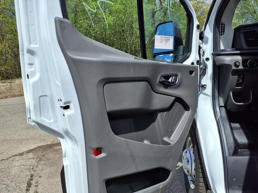 New 2026 Oxford White Ford Cargo Van image 10