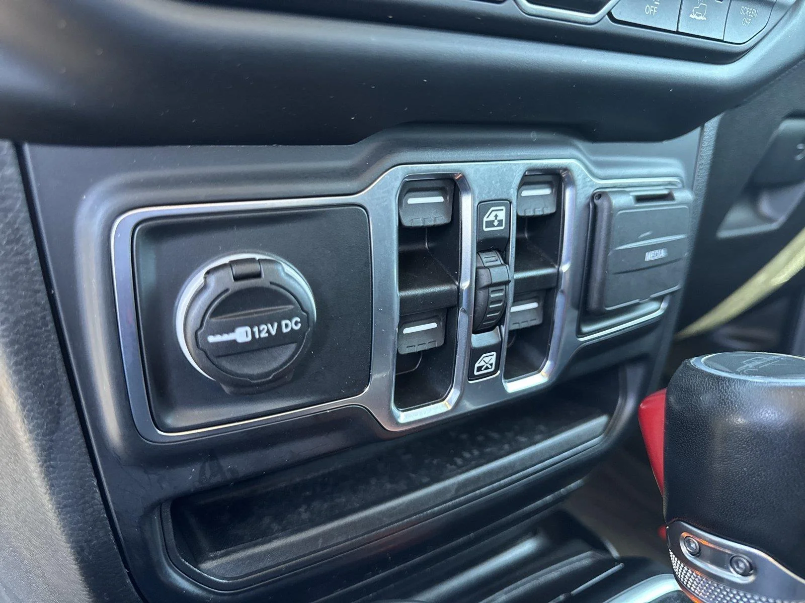 Used 2023 Sting-Gray Clearcoat Jeep High Altitude image 24