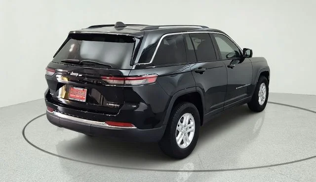 Used 2023 Black Jeep Laredo image 48