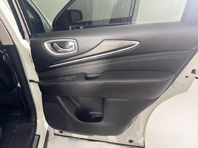 Used 2019 Majestic White INFINITI PURE image 24