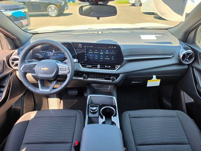 New 2027 Summit White Chevrolet LT image 2