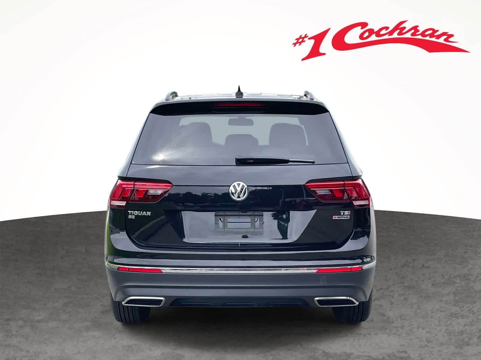 Used 2018 Deep Black Pearl Metallic Volkswagen SE image 8