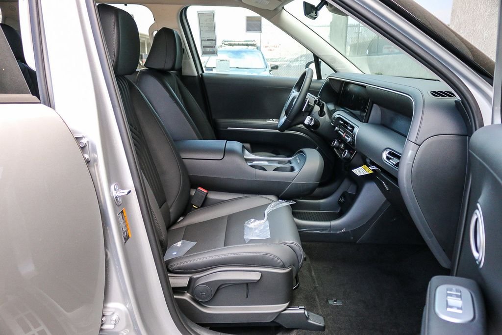 New 2026 Silver Hyundai SEL image 16