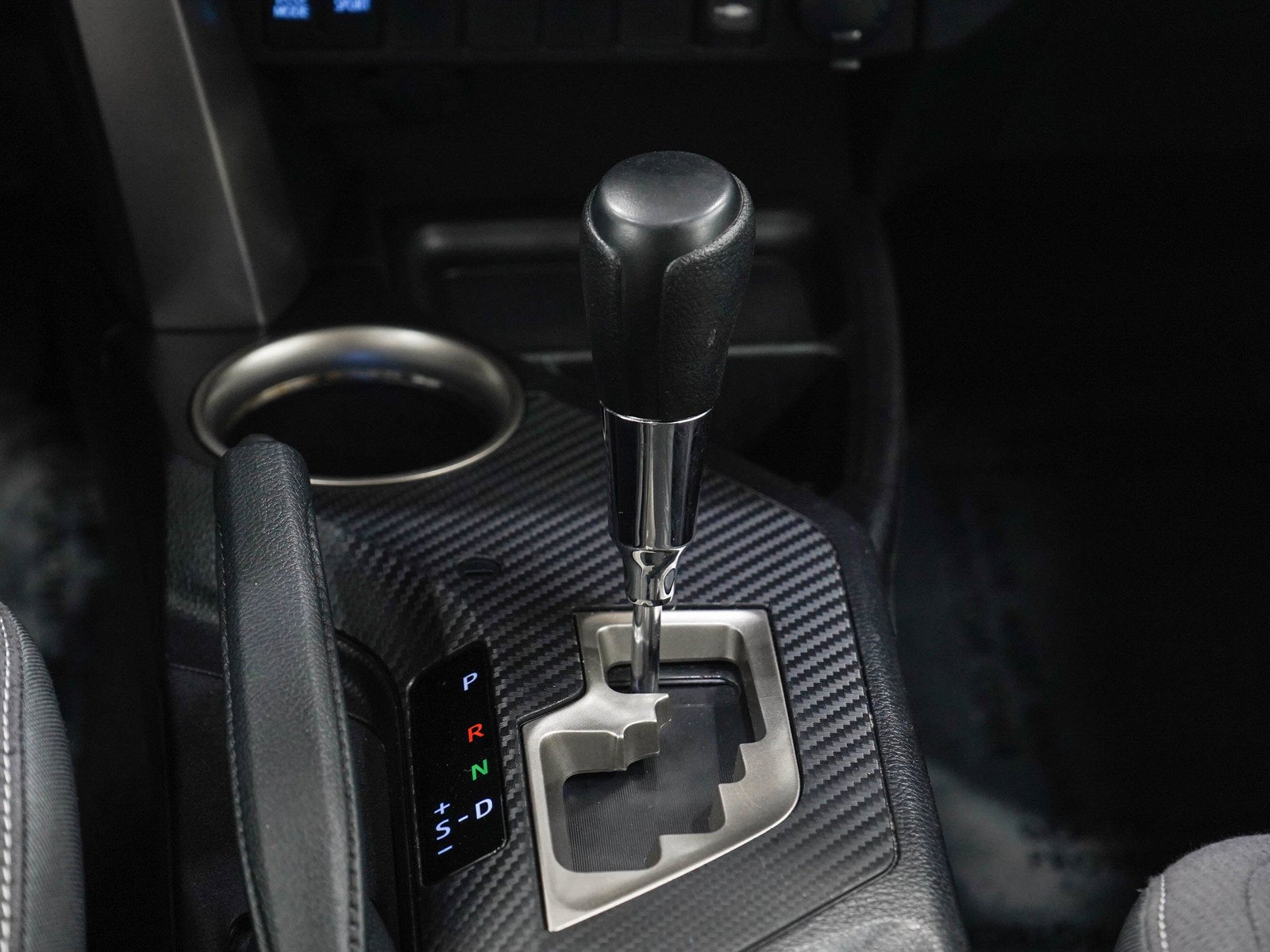 Used 2015 Magnetic Gray Metallic Toyota Xle image 19