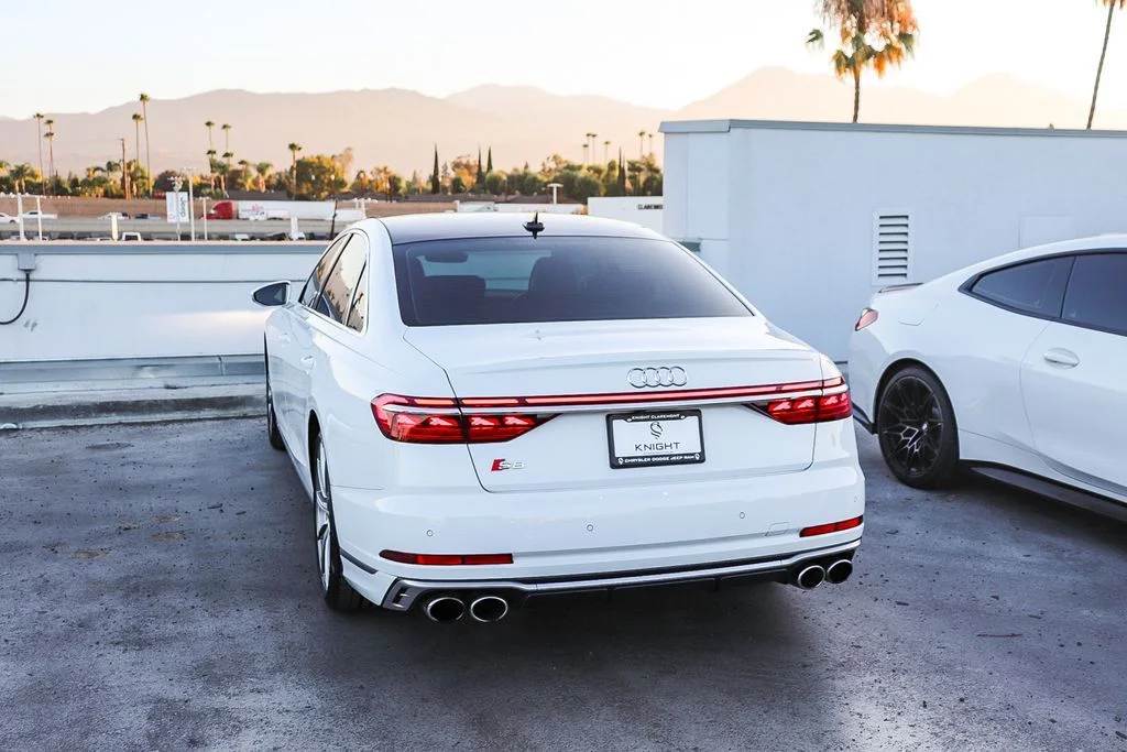 Used 2022  Audi 4.0T image 7