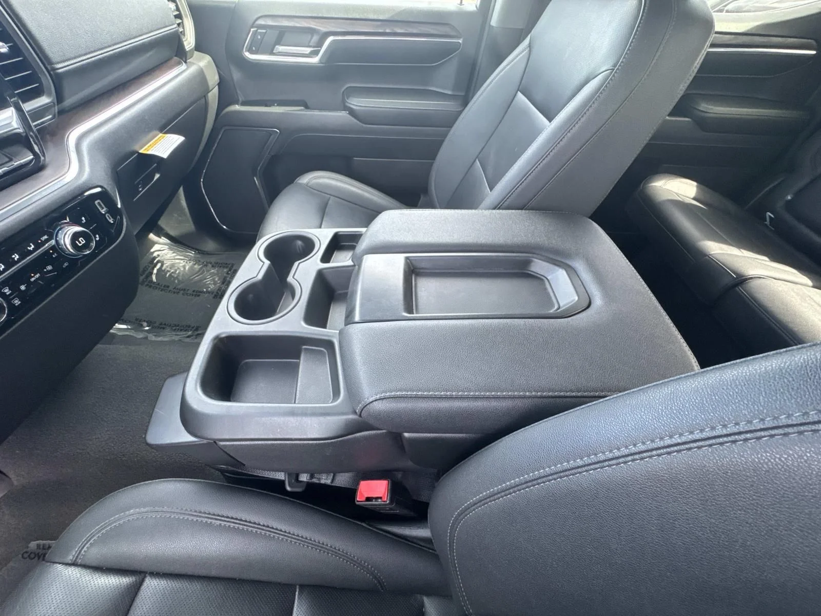 Used 2024 White GMC SLT image 25