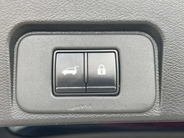 Used 2023 Blue Nissan SL image 13