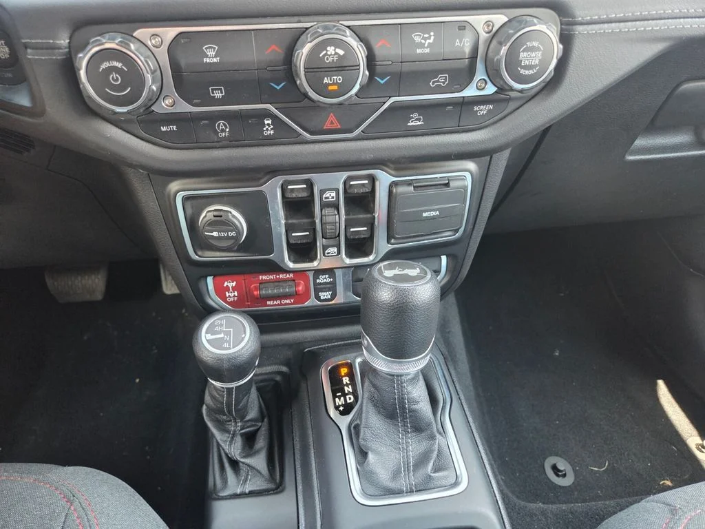 Used 2025 Black Jeep Rubicon image 17