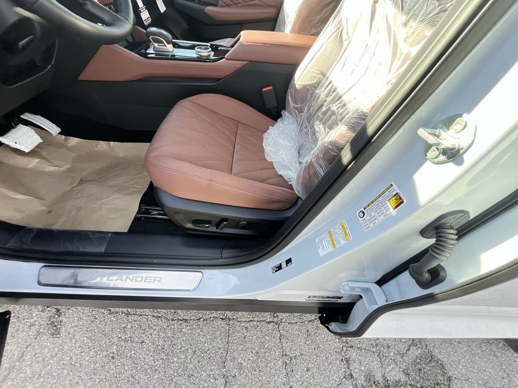 2026 Mitsubishi Outlander SEL - Photo 12