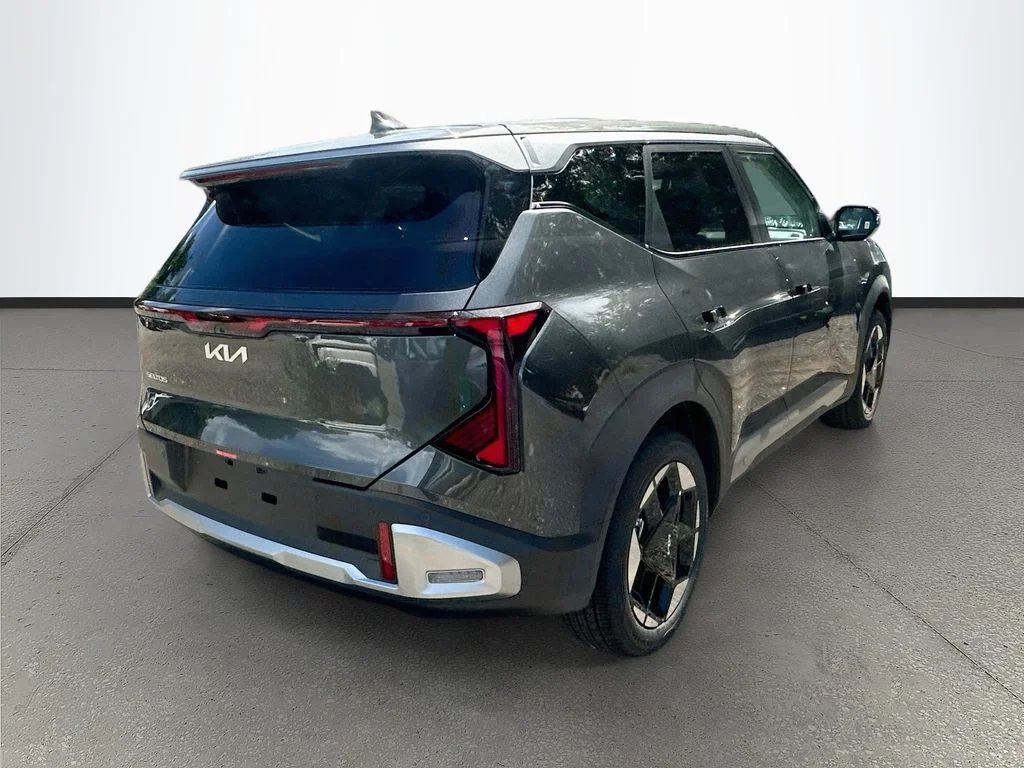 New 2027 Interstellar Gray Kia EX image 7