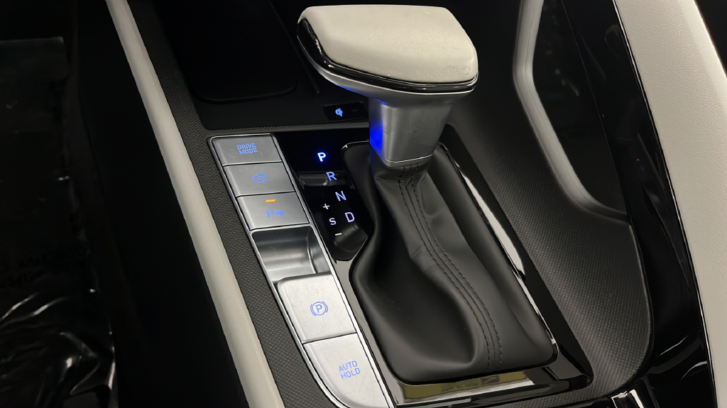 2024 Hyundai Elantra Limited - Photo 31