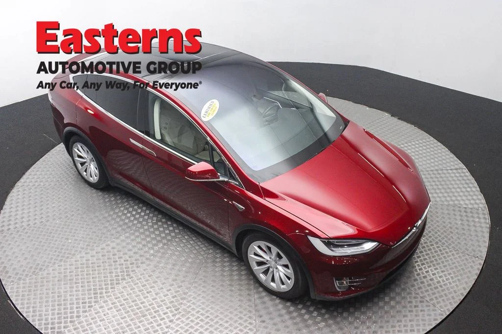 Used 2016 Red Tesla P90D image 3