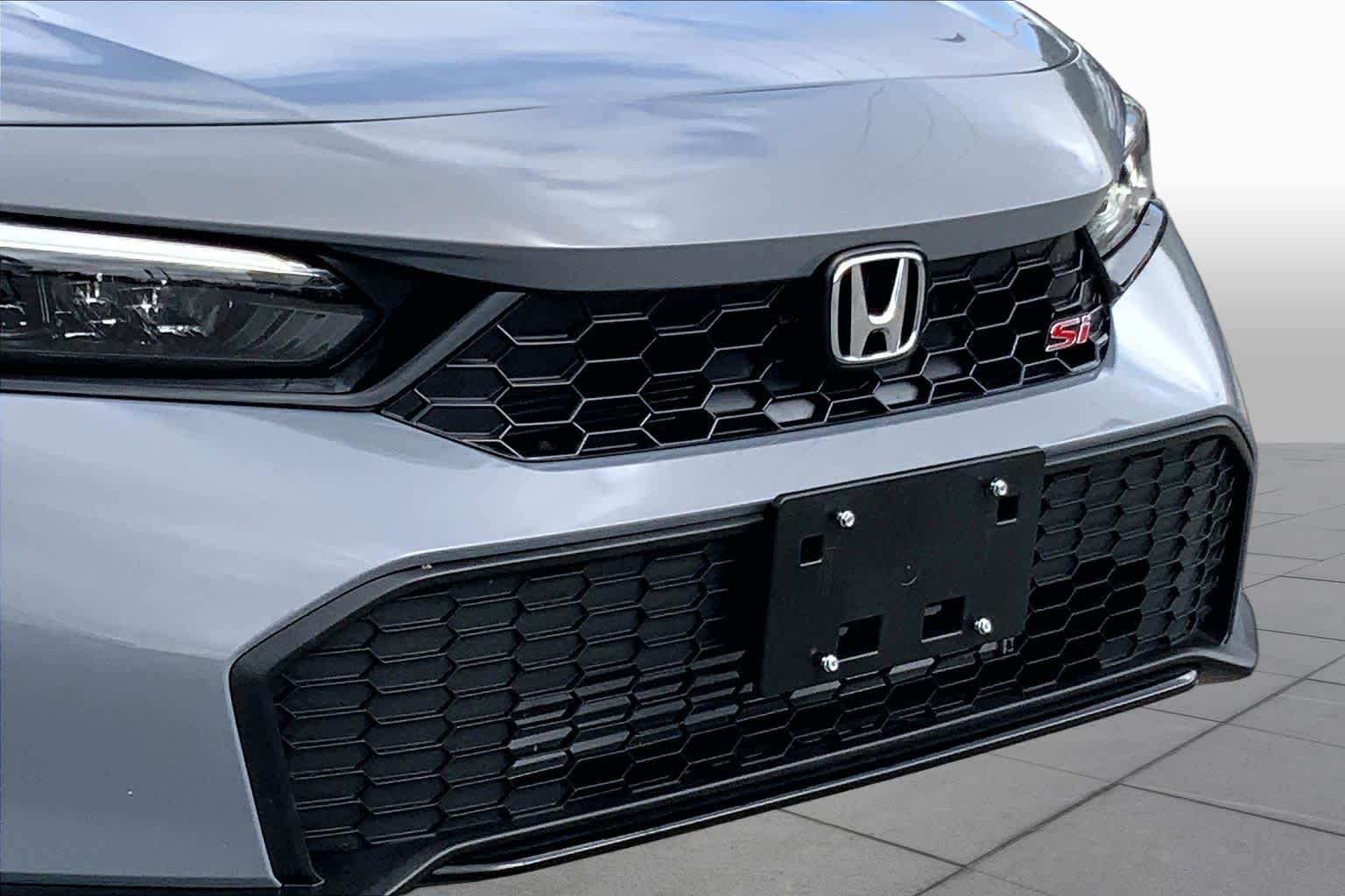 Used 2026 Urban Gray Pearl Honda  image 27