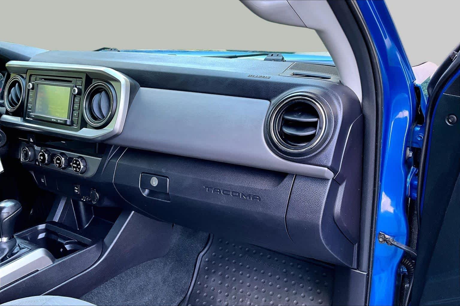 Used 2016 Blazing Blue Pearl Toyota SR5 image 19