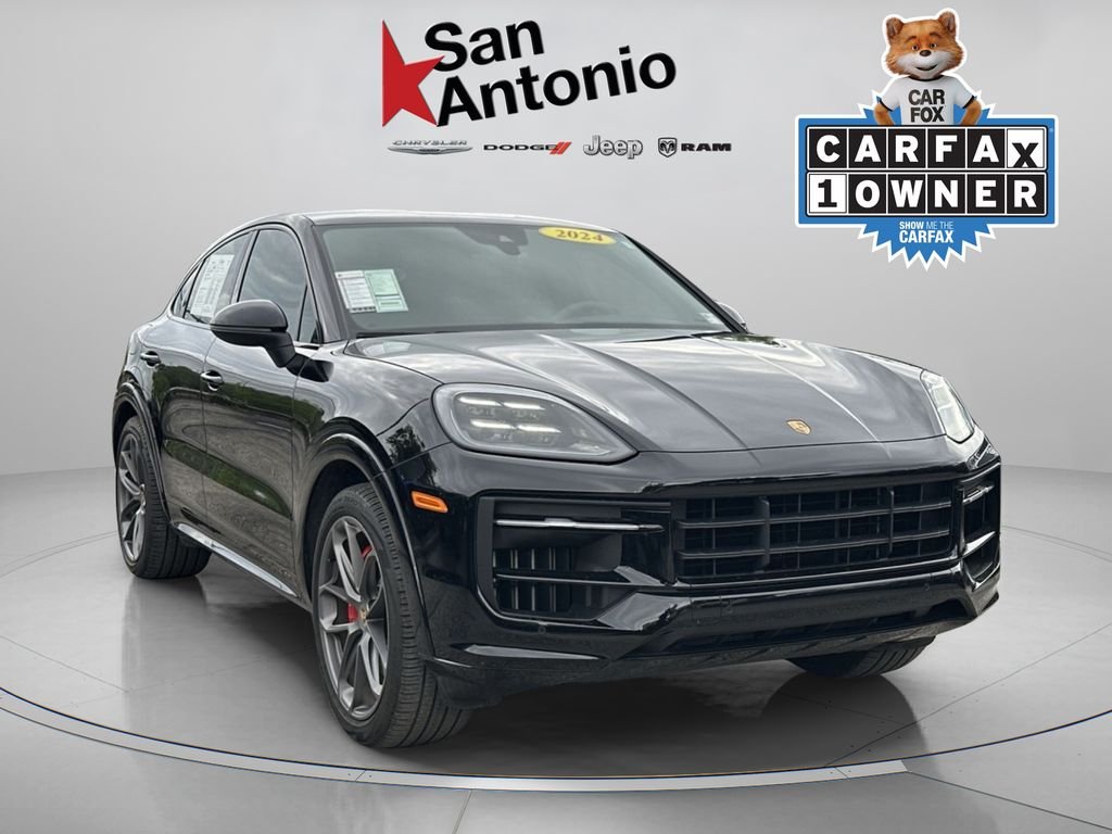 2024 Porsche Cayenne S's photo