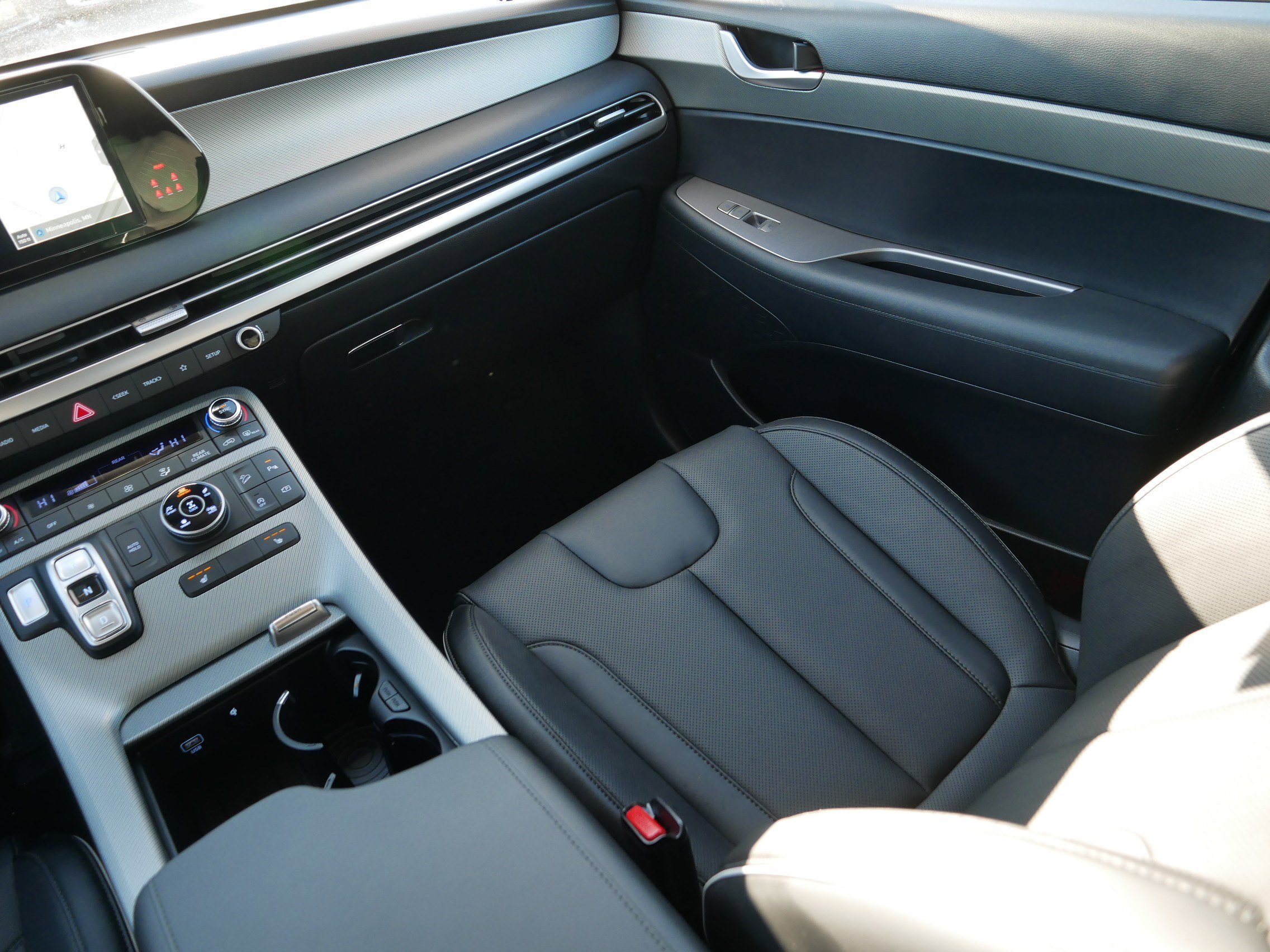 Certified Used 2025 Typhoon Silver Hyundai SEL image 11