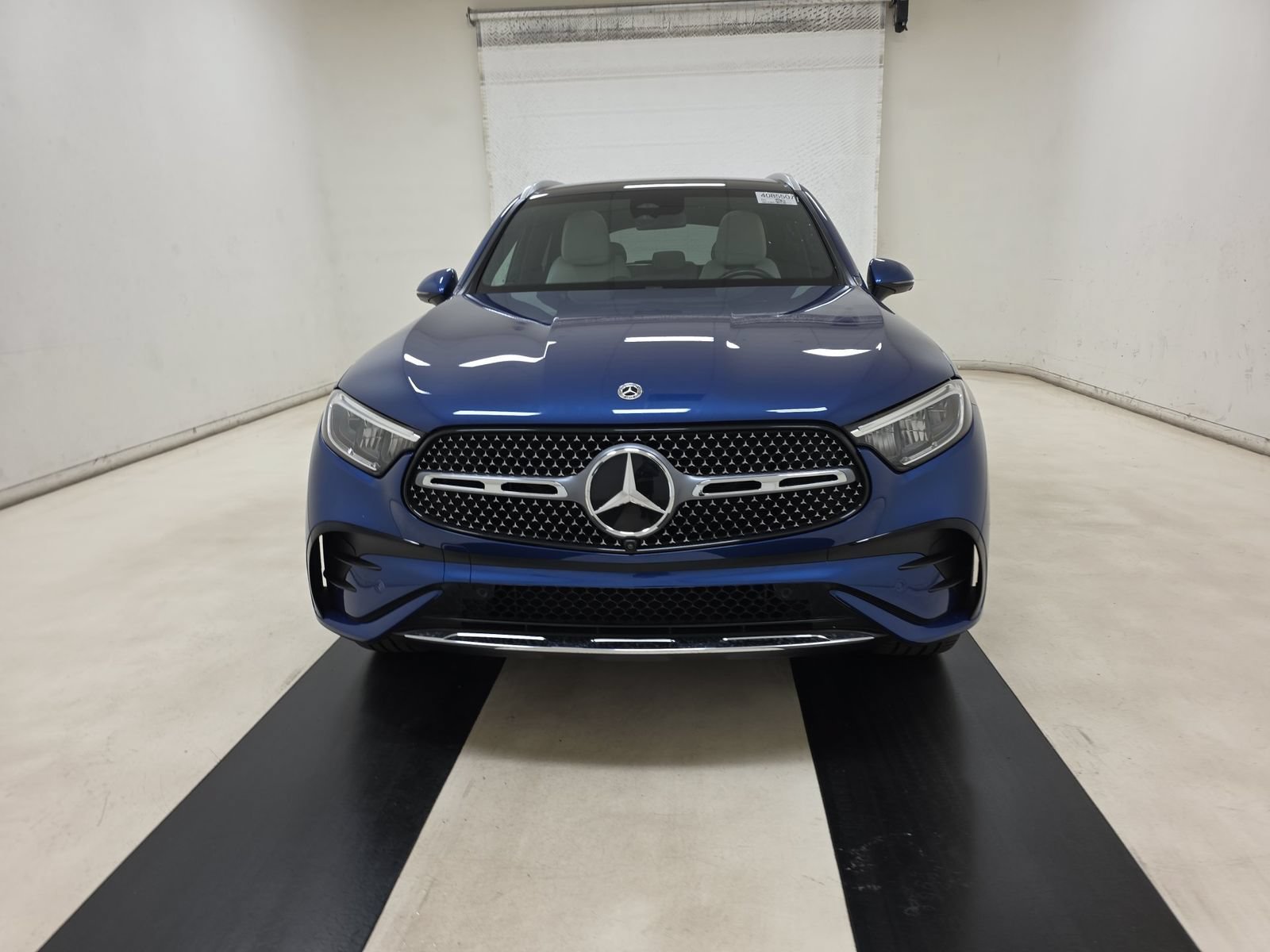 Used 2023 Blue Mercedes-Benz GLC 300 image 2